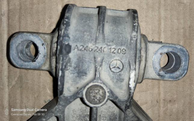 Опора двигателя задняя Mercedes-Benz A2462401209 A2462401209