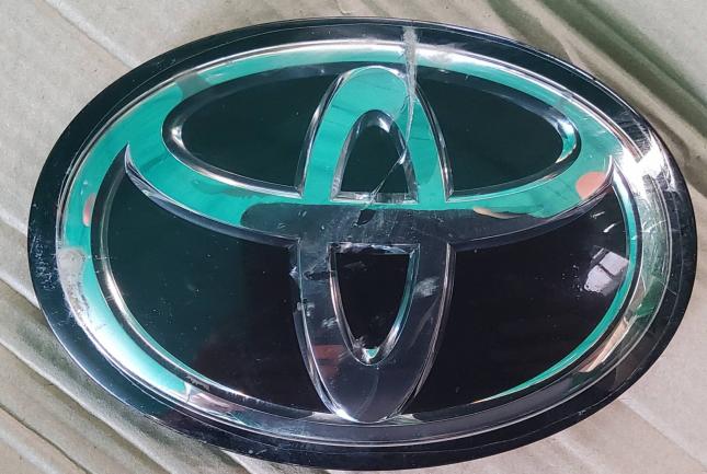 Эмблема Toyota RAV 4 5314133130