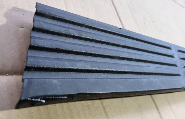 Накладка порога Lexus LX 570 511716A180