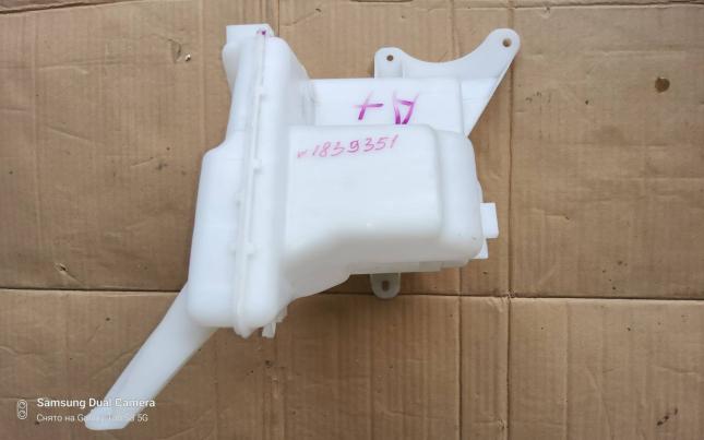 Бачок омывателя Toyota Corolla E15 060851264