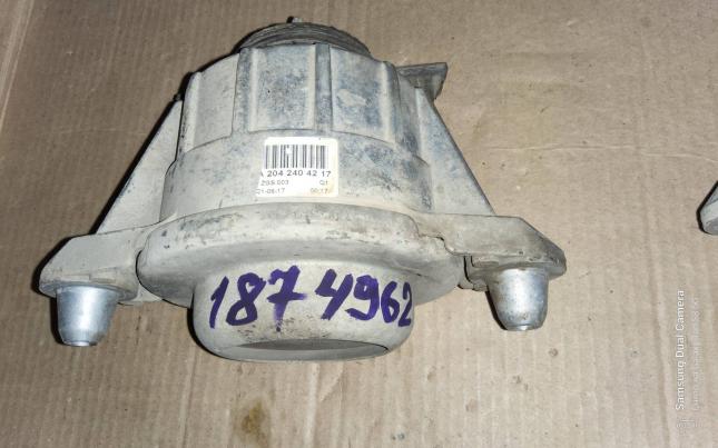 Подушка двигателя Mercedes C-class A204 240 42 17