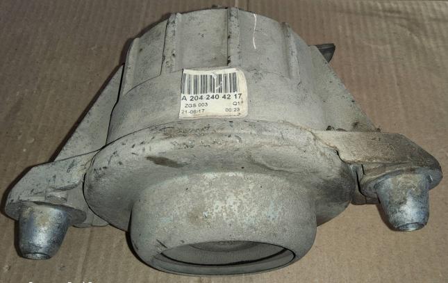Подушка двигателя Mercedes C-class A204 240 42 17