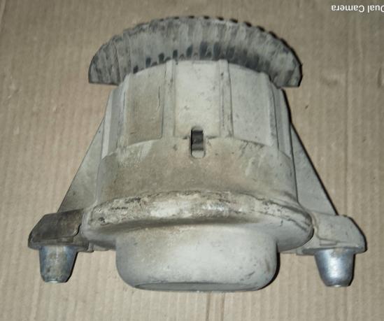 Подушка двигателя Mercedes C-class A204 240 42 17