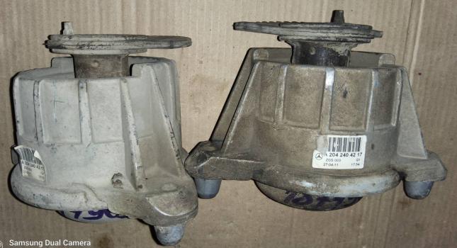 Подушка двигателя Mercedes C-class A204 240 42 17