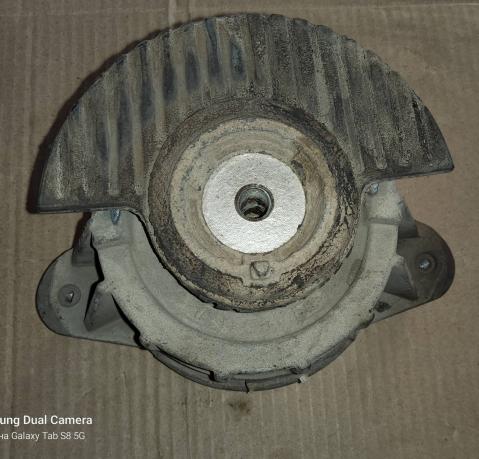 Подушка двигателя Mercedes C-class A204 240 42 17