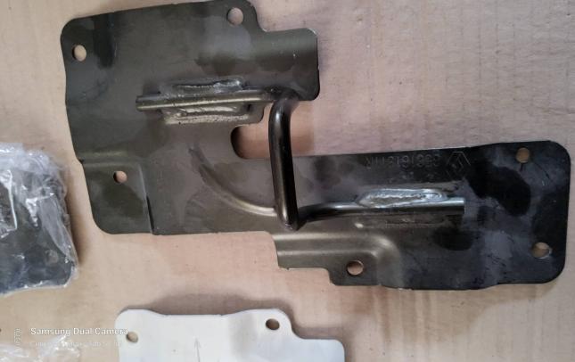 Кронштейн замка капота Renault Captur 65 61 619 11R