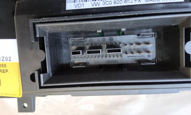 Панель приборов Volkswagen Passat B6 3C0920852FXZ02