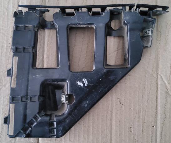 Кронштейн бампера Skoda Rapid 60U807183