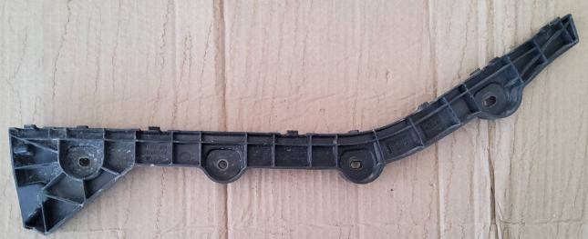Кронштейн бампера Skoda Rapid 60U807394