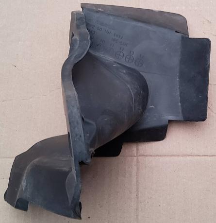 Кронштейн решетки радиатора Mazda 3 BBP2501U1