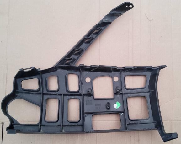 Кронштейн бампера Skoda Octavia 5E0807056F