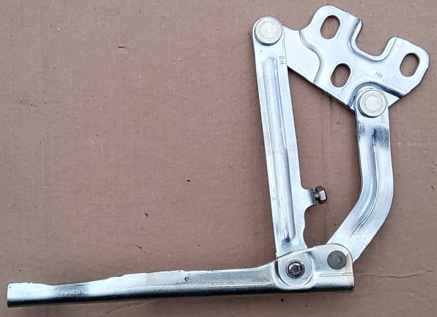 Петля капота Opel Corsa D 13311903
