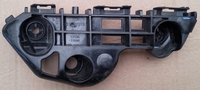 Кронштейн бампера Toyota Camry 5253633060