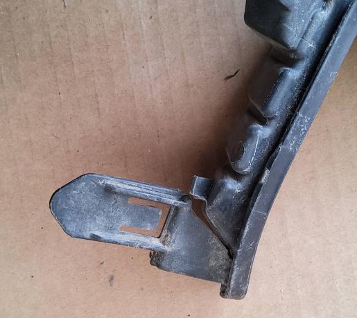 Накладка противотуманной фары Toyota Land Cruiser 150 Prado 5212860240