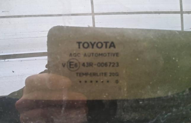Форточка задней правой двери Toyota RAV 4 43R-006723