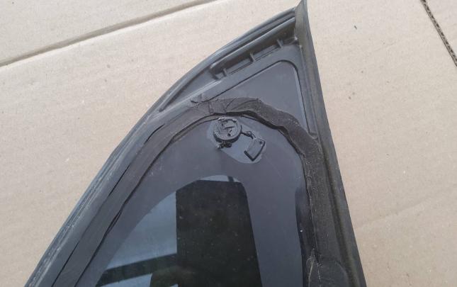 Форточка задней правой двери Toyota RAV 4 43R-006723