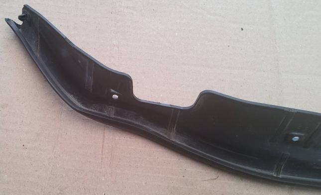 Уплотнитель двери BMW X1 F48 7349663