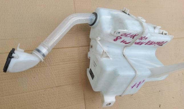 Бачок омывателя Toyota Camry XV70 85355-33200