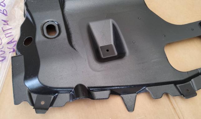 Защита двигателя Chevrolet Captiva 42438092