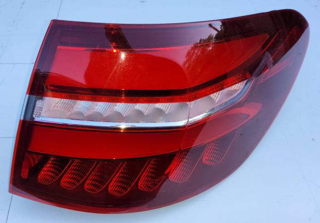 Фонарь задний правый наружный Mercedes X253 GLC A 253 906 74 00
