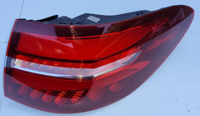 Фонарь задний правый наружный Mercedes X253 GLC A 253 906 74 00