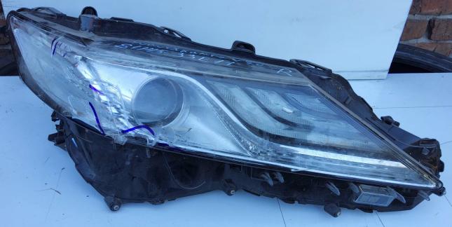Блок фара правая Toyota Camry V70 81145 -33E11