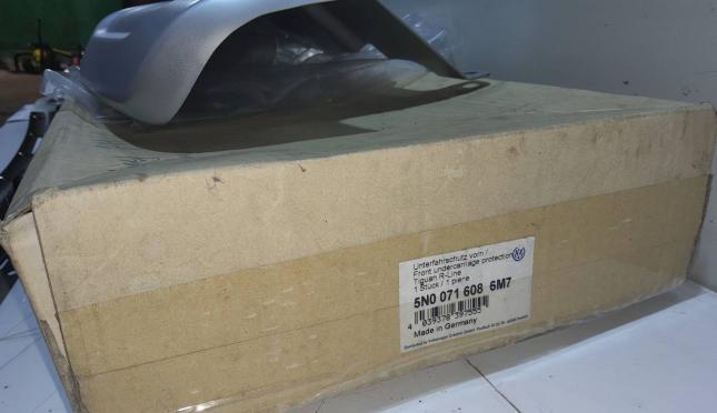 Накладка переднего бампера Volkswagen Tiguan 1 R-l 5N0 071 608