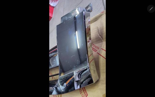 Решетка радиатора Toyota HiAce 53111-26370