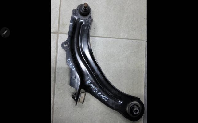 Рычаг передний нижний Renault Megane 2 8200298455
