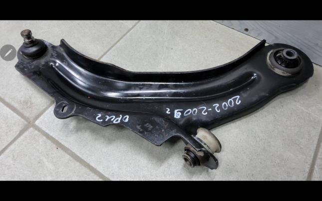 Рычаг передний нижний Renault Megane 2 8200298455