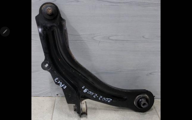Рычаг передний нижний Renault Megane 2 8200298455
