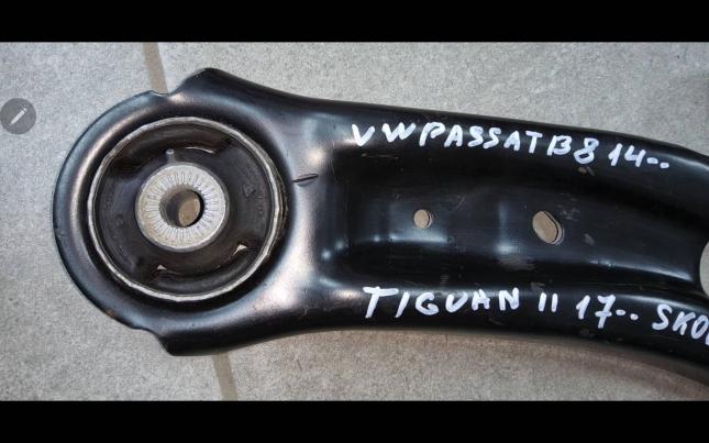 Рычаг передний правый нижний поперечный Volkswagen Tiguan 2 3Q0407152