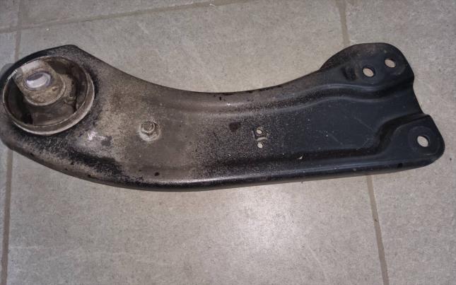 Рычаг задней подвески левый Kia K5 55270L2200