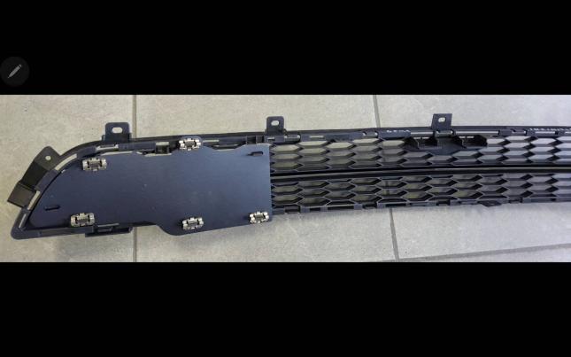 Решетка бампера Infiniti Q70 62256-1MA0A