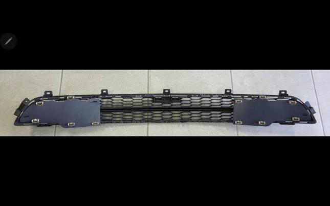 Решетка бампера Infiniti Q70 62256-1MA0A