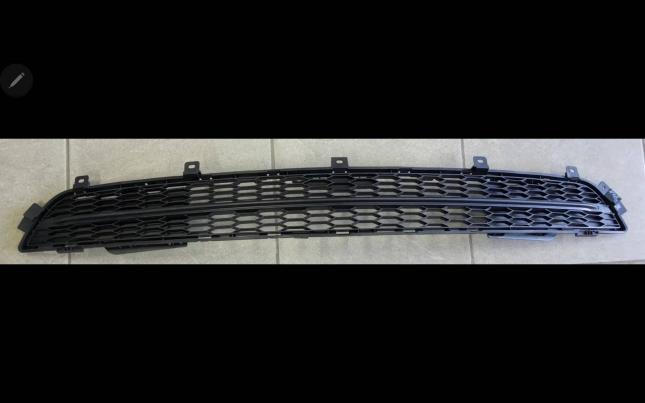 Решетка бампера Infiniti Q70 62256-1MA0A
