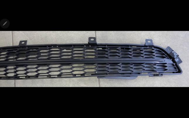 Решетка бампера Infiniti Q70 62256-1MA0A