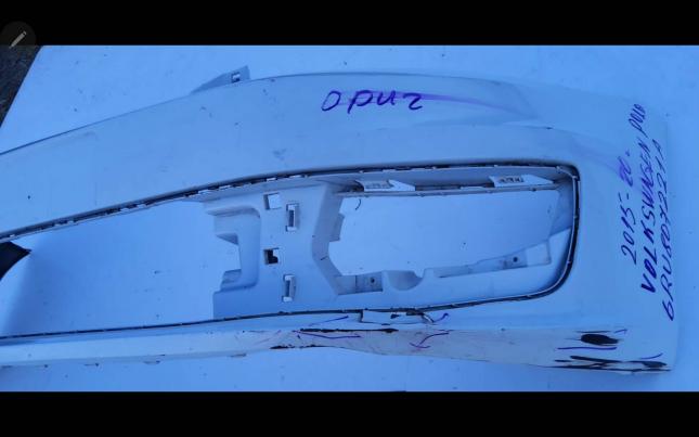 Бампер передний Volkswagen Polo 5 6RU 807 421 A