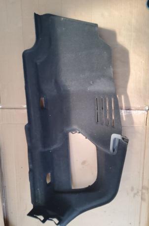 Обивка багажника audi Q7 оригинал правая 4L0863880 4L0863880A