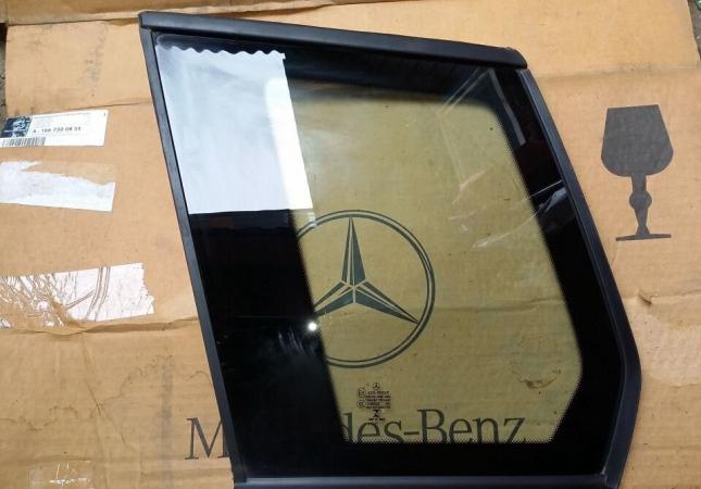 Форточка задняя левая мерседес GLK 204 1111111