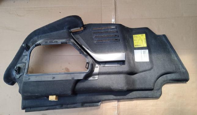 Обивка багажника audi Q7 оригинал правая 4L0863880 4L0863880A