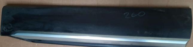 Накладка двери передней правой Hyundai Santa Fe 87722S1000SCR