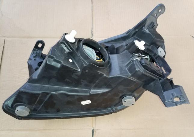 Фара Opel Tigra B правая оригинал 93164848