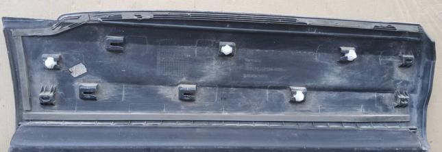Накладка задней левой двери Volkswagen Tiguan 5N0854949E