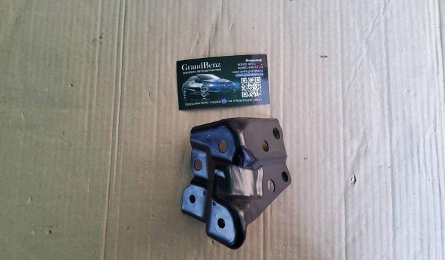 Кронштейн крыла Toyota Camry V70 5383633120
