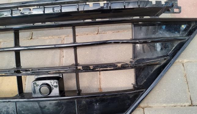 Решётка бампера Volkswagen Tiguan 2 5NA853677