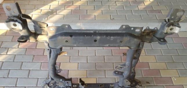 Подрамник передний нижний Mercedes-Benz Gl-Class A1663302000