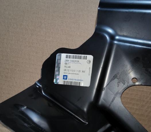 Стойка кузова Opel Astra J 13442634 13442634