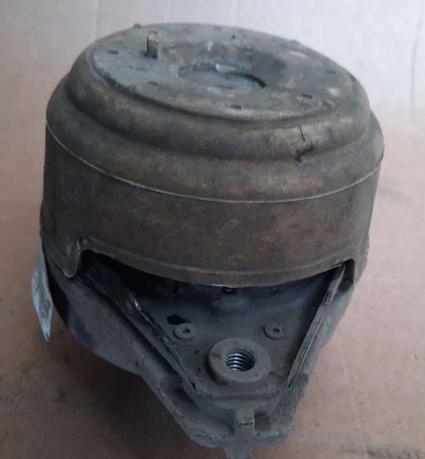 Опора двигателя Mercedes-Benz A1662405917 A1662405917
