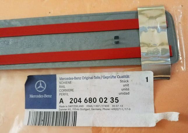 Накладка порога мерседес С 204 А 2046800235 RH 